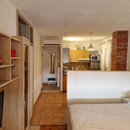 Studio Apartment Riva Sumartin Exteriér fotografie